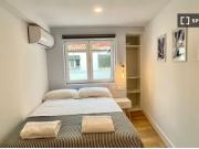 Se alquila habitación en piso de 5 habitaciones junto a... Se alquila habitación en piso de 5 habitaciones junto a...