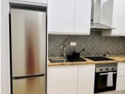 Se alquila habitación en piso de 5 habitaciones junto a...