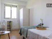 Se alquila habitación en piso de 5 habitaciones, Vista... Se alquila habitación en piso de 5 habitaciones, Vista...