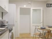 Se alquila habitación en piso de 6 dormitorios en Arapiles