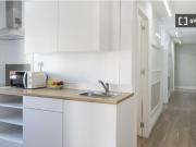 Se alquila habitación en piso de 6 habitaciones en Alacant