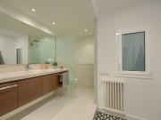 Se alquila habitación en piso de 6 habitaciones en Barcelona