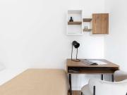Se alquila habitación en piso de 6 habitaciones en Barcelona