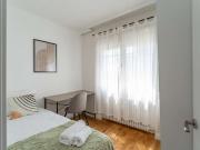 Se alquila habitación en piso de 6 habitaciones en...