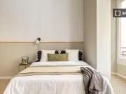 Se alquila habitación en piso de 6 habitaciones en El...