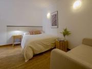 Se alquila habitación en piso de 6 habitaciones en...