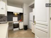 Se alquila habitación en piso de 6 habitaciones en Gràcia