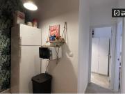 Se alquila habitación en piso de 6 habitaciones en...