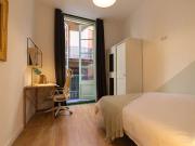 Se alquila habitación en piso de 6 habitaciones en...