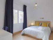 Se alquila habitación en piso de 6 habitaciones en...