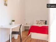 Se alquila habitación en piso de 7 dormitorios en...