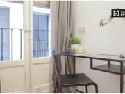 Se alquila habitación en piso de 7 dormitorios en Madrid