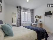 Se alquila habitación en piso de 7 dormitorios en Madrid