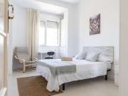 Se alquila habitación en piso de 7 dormitorios en Madrid