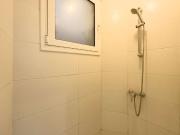 Se alquila habitación en piso de 7 habitaciones en Barcelona