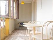 Se alquila habitación en piso de 7 habitaciones en Barcelona