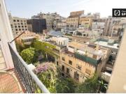 Se alquila habitación en piso de 7 habitaciones en Barcelona