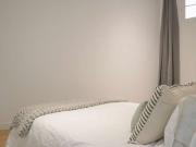 Se alquila habitación en piso de 7 habitaciones en...