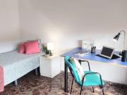 Se alquila habitación en piso de 7 habitaciones en...