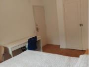 Se alquila habitación en piso de 7 habitaciones en...