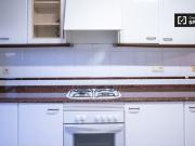 Se alquila habitación en piso de 7 habitaciones en Valencia