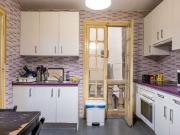 Se alquila habitación en piso de 8 habitaciones en...