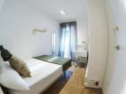 Se alquila habitación en piso de 8 habitaciones en Azca,...