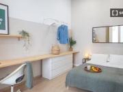 Se alquila habitación en piso de 8 habitaciones en Barcelona