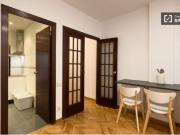Se alquila habitación en piso de 8 habitaciones en Barcelona