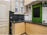 Se alquila habitación en piso de 8 habitaciones en El Born