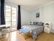 Se alquila habitación en piso de 8 habitaciones en El...