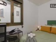 Se alquila habitación en piso de 8 habitaciones en...