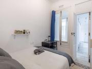 Se alquila habitación en piso de 8 habitaciones en Granada