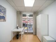 Se alquila habitación en piso de 8 habitaciones en Valencia