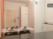 ¡Se alquila habitación en piso de 9 habitaciones!