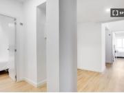 Se alquila habitación en piso de 9 habitaciones en...