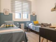 Se alquila habitación en piso de 9 habitaciones en Gran...