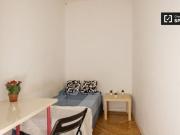 Se alquila habitación en piso de 9 habitaciones en Ópera