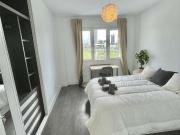 Se alquila habitación en piso de 9 habitaciones,...