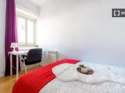 Se alquila habitación en piso de estudiantes de 15...