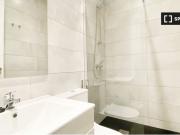 Se alquila habitación en residencia de estudiantes en...