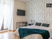 Se alquila habitación en residencia en Justicia, Madrid