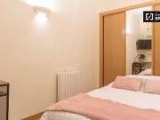 Se alquila habitación en residencia en Justicia, Madrid