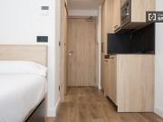 Se alquila habitación en residencia en Madrid