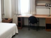 Se alquila habitación en residencia en Montequinto, Sevilla