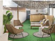 Se alquila habitación en un Coliving en Ciutat Vella,...