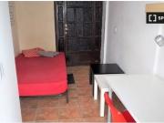 Se alquila habitación iluminada por el sol en...