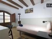 Se alquila habitación individual, apartamento de 4...