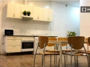 Se alquila habitación interior en apartamento de 10...