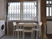 Se alquila habitación moderna en apartamento de 4...